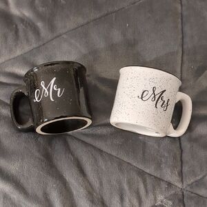 Black and White Speckled Ceramic Mug Set